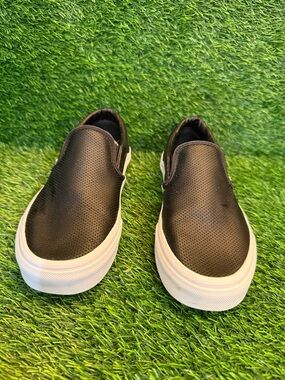 Vans unisex Classic Black perforated leather Slip-On Sneakers m 5.0. W 6.5.  New